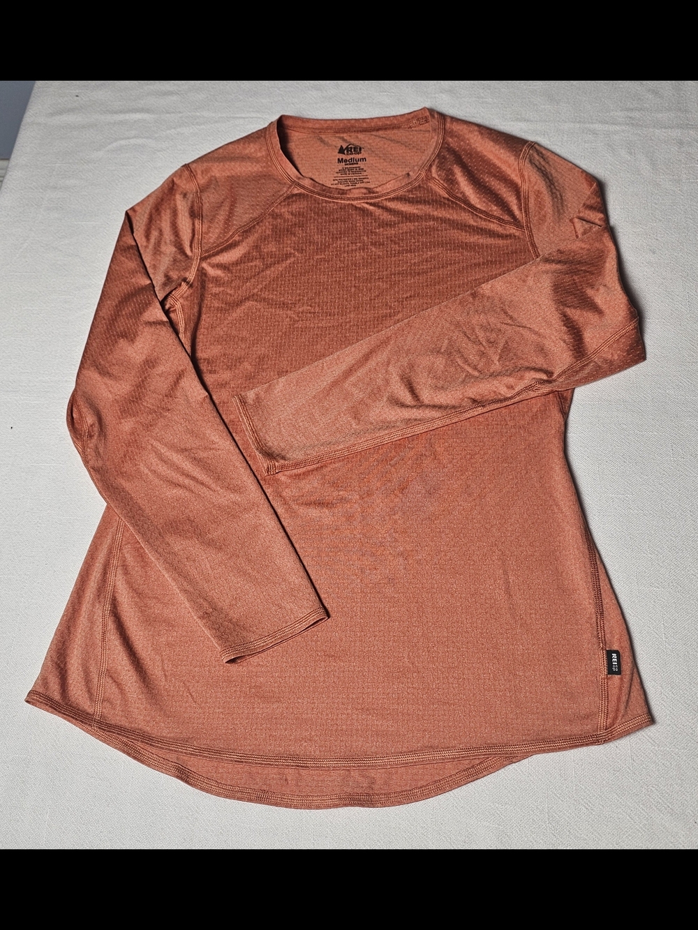 REI Co-op Women's Lightweight Base Layer Crew Top Size Medium Coral